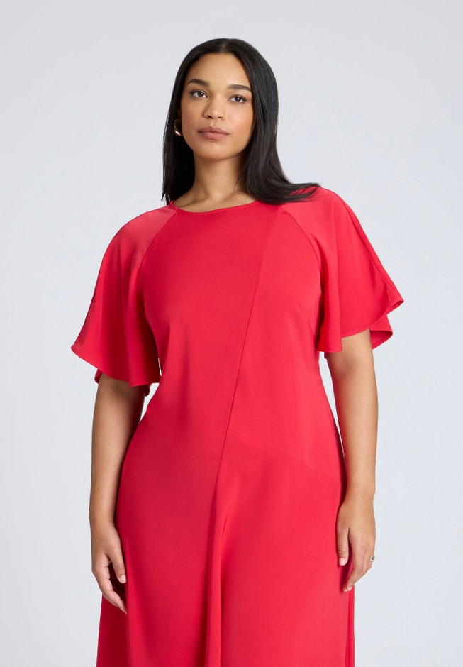 Seam Detail Relaxed Midi Dress | ELOQUII Seam Detail Relaxed Midi Dress | ELOQUII