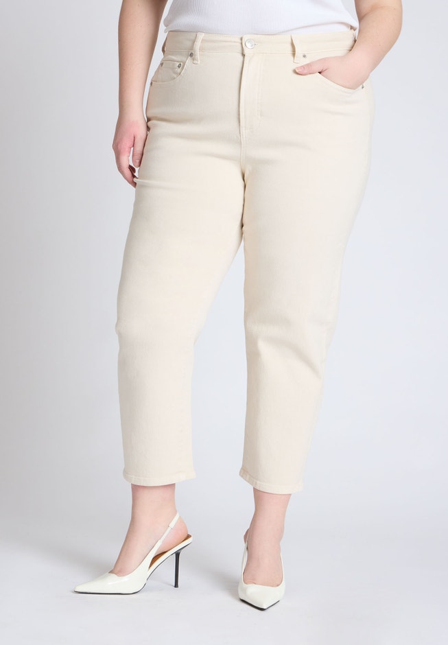 The Naomi Comfort Stretch Straight Crop Jean image number null