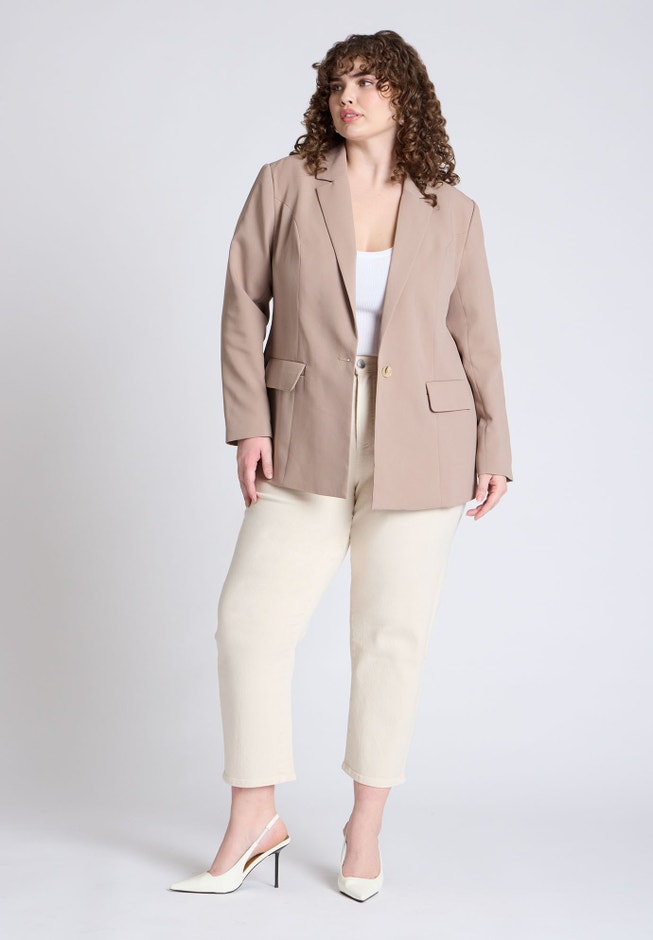 The Naomi Comfort Stretch Straight Crop Jean image number null