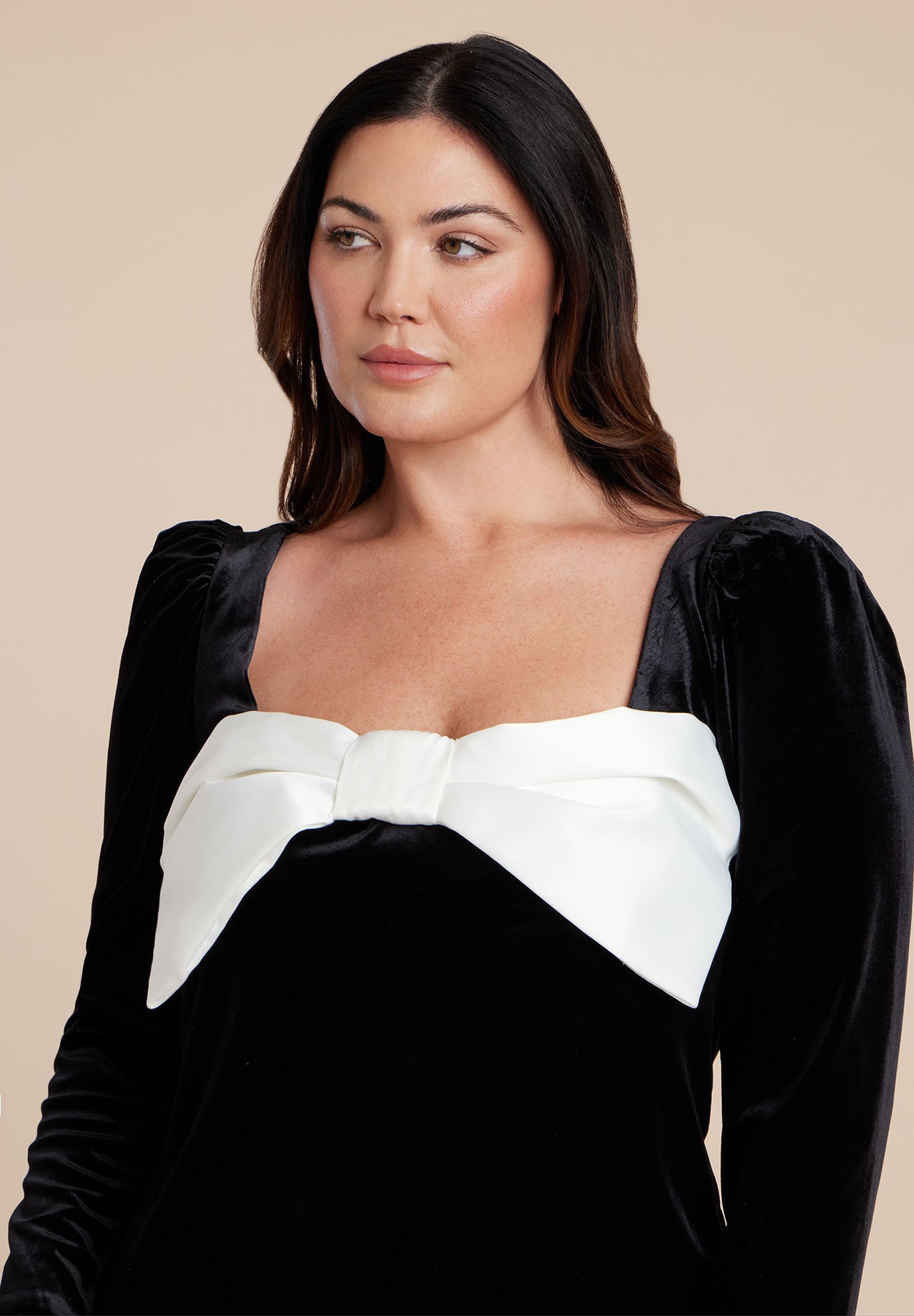 Velvet Maxi Dress With Bow image number 3