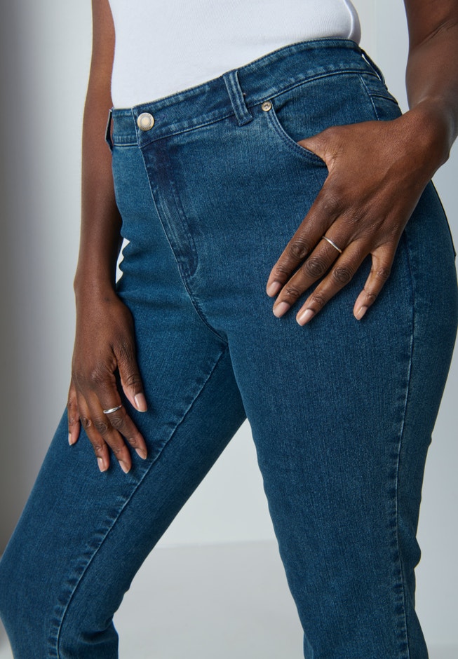 True Fit Stretch Denim Straight Leg Jean image number 2