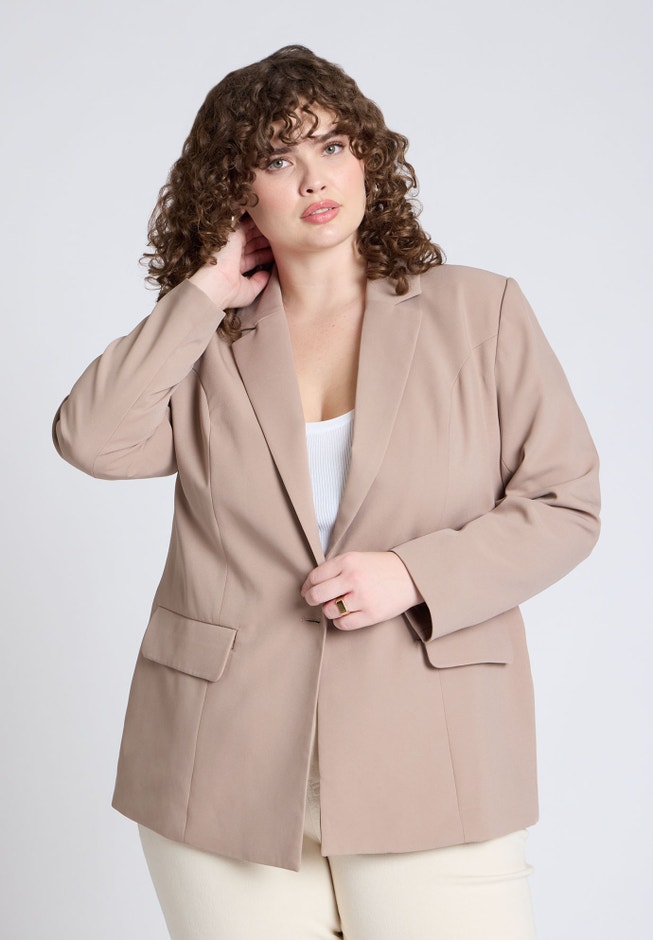The Fluid Crepe Longline Blazer image number 1