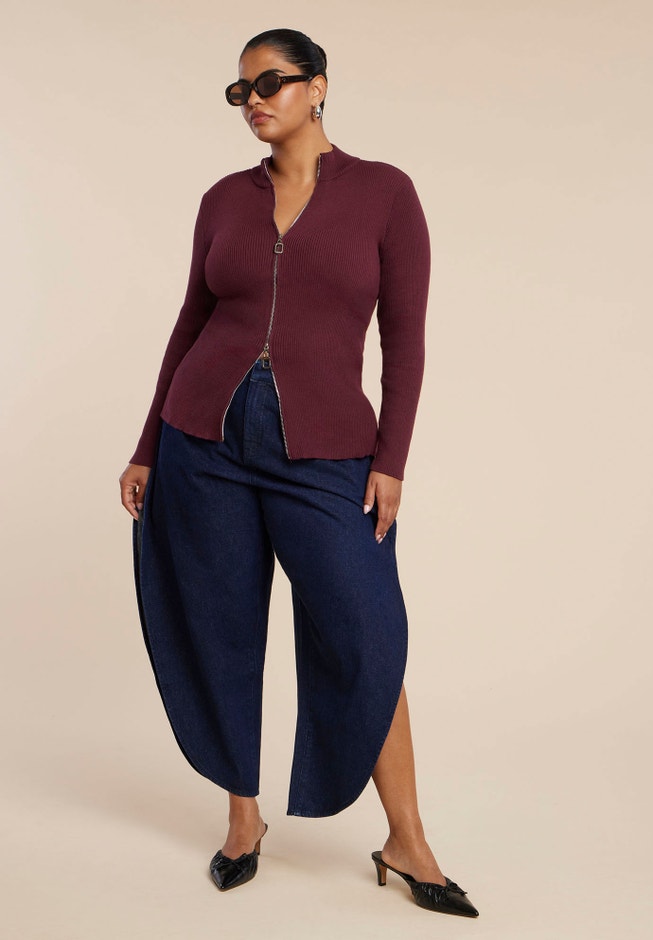 Petal Shape Open Side Jean image number null