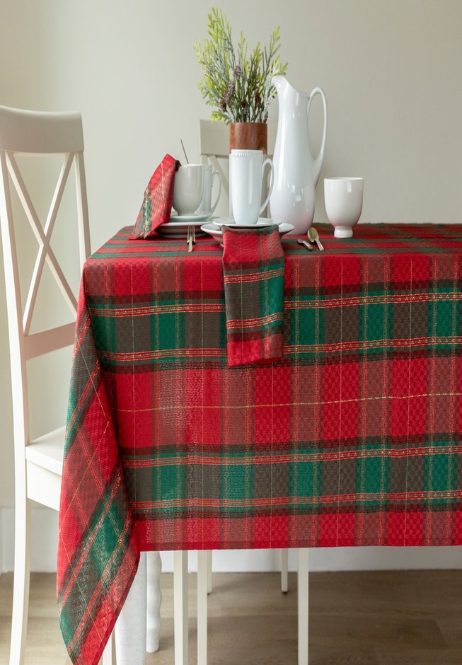 Aberdeen Plaid Tablecloth Collection image number 0