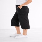 Mid-Rise Stretch Cotton Cargo Capris image number null