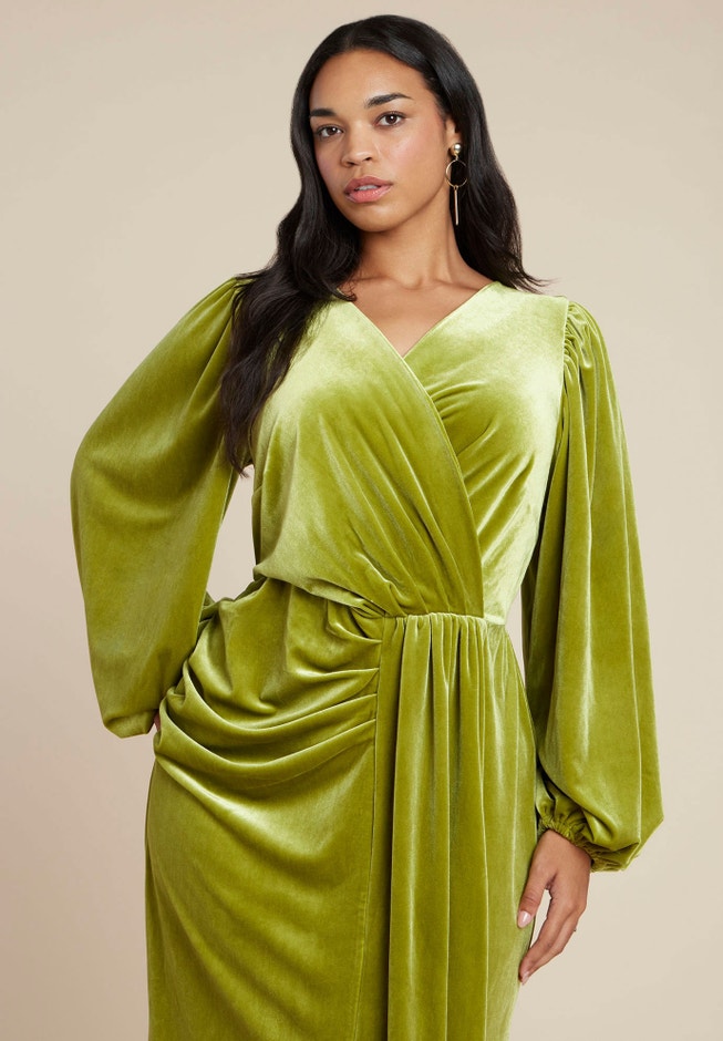 Velvet Puff Sleeve Pleated Dress image number 3