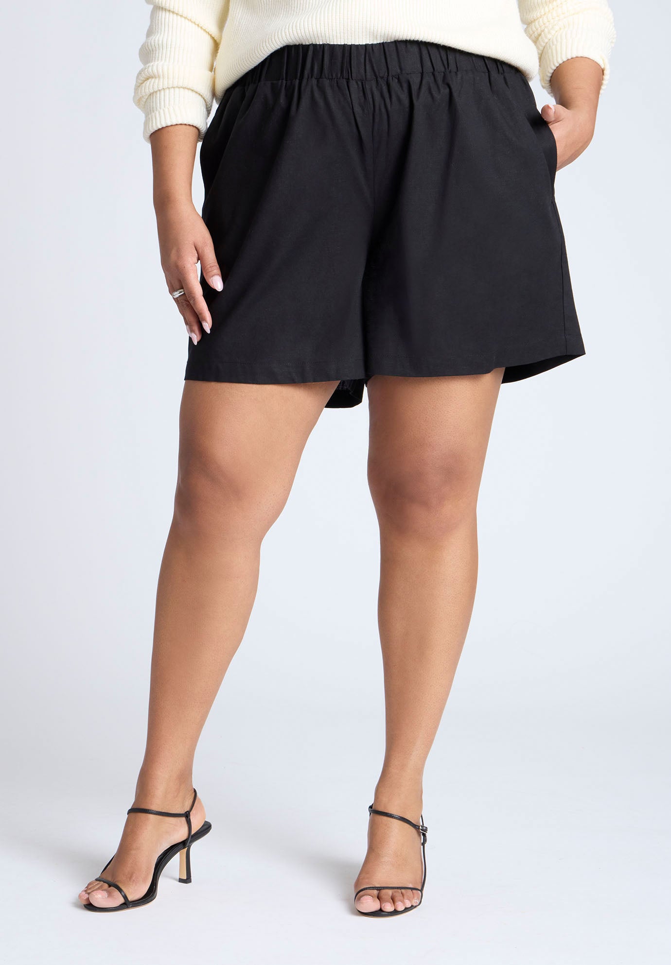 Easy Pull On Linen Blend Short image number 1