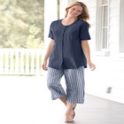 Seersucker Pull-On Elastic-Waist Capri Pants image number null