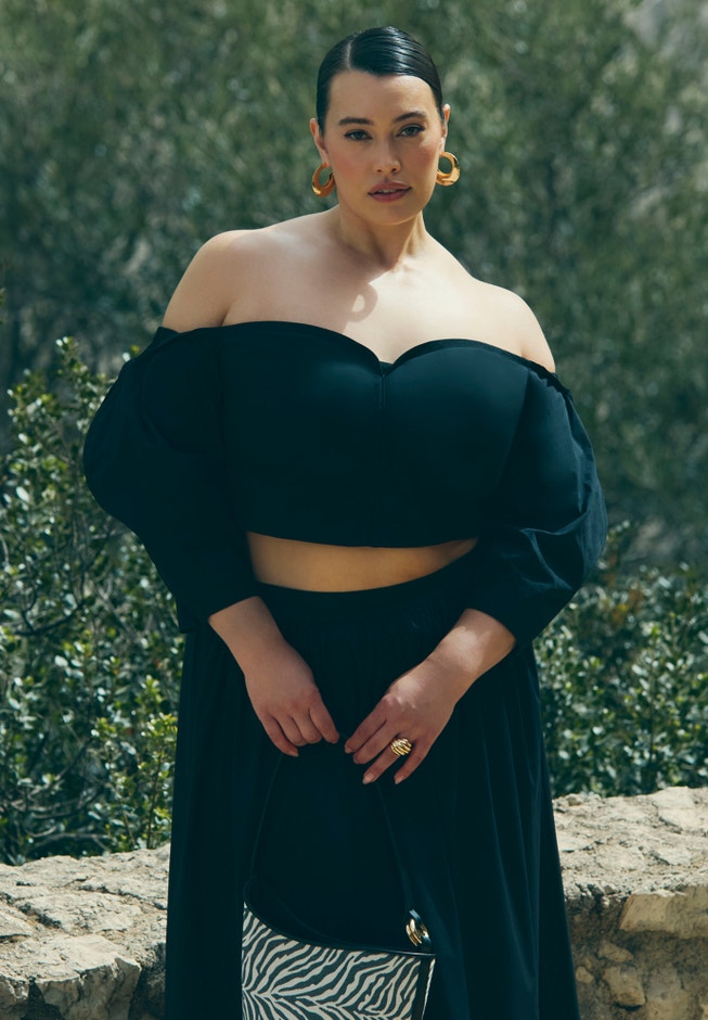 Off The Shoulder Sweetheart Neckline Top image number null