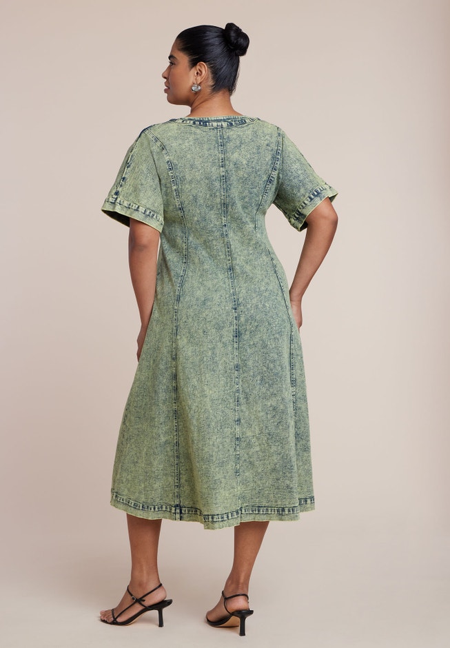 V Neck Flare Denim Dress image number 5