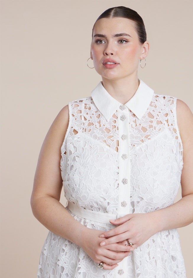 Lace Dress With Buttons & Collar image number 2