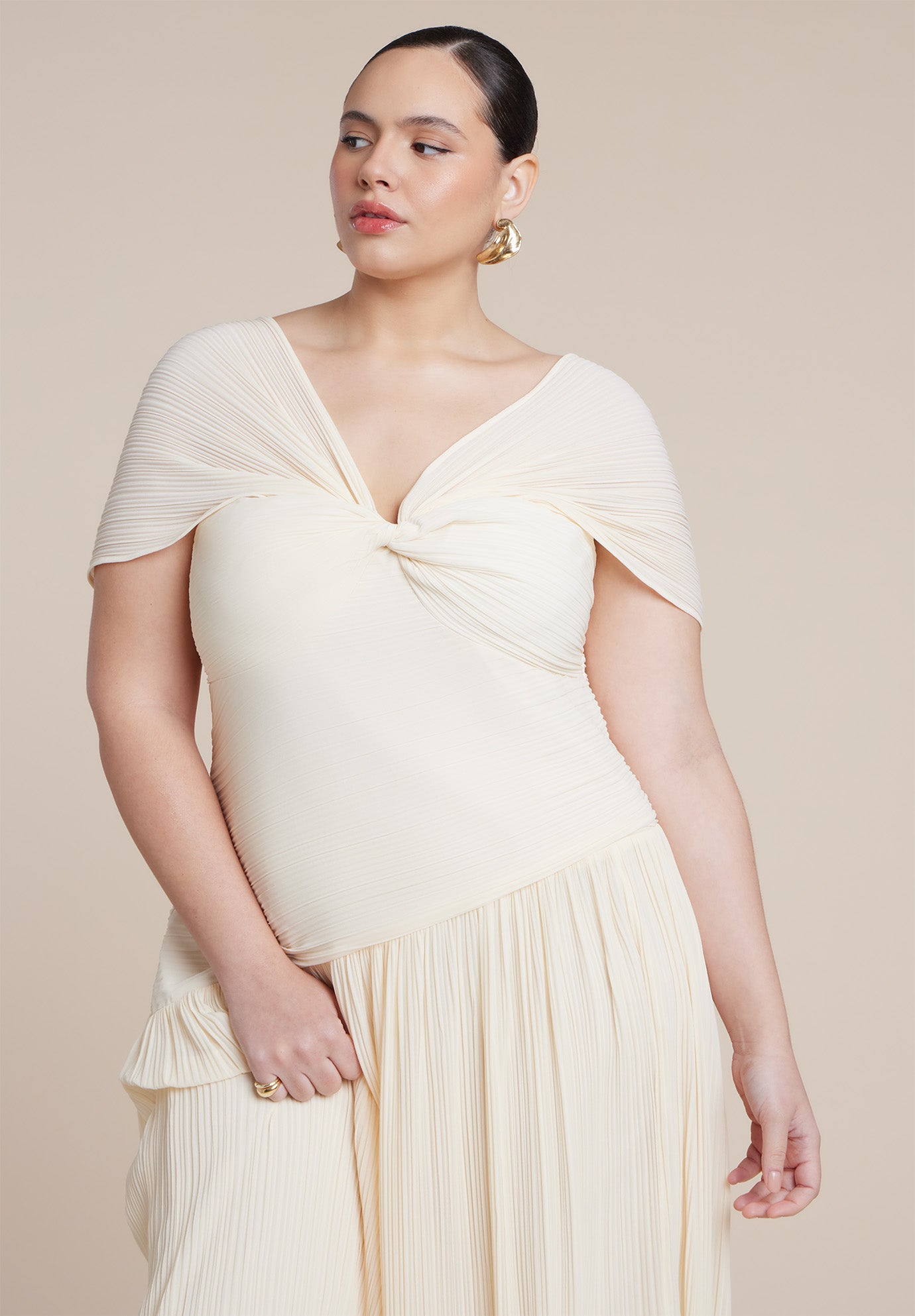 Twist Detail Pleated Chiffon Dress image number 3