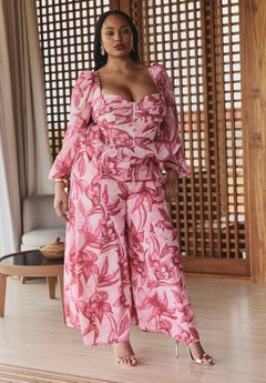 Plus Size Women's Pants at ELOQUII | ELOQUII Plus Size Women's Pants at ELOQUII | ELOQUII