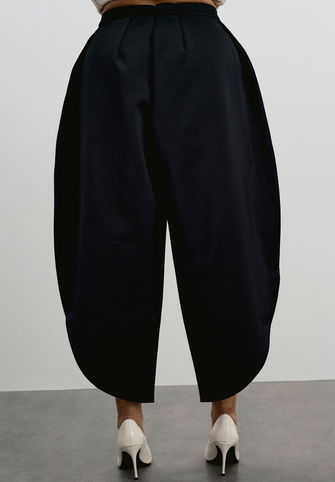 Crescent Moon Split-Leg Pant image number 4