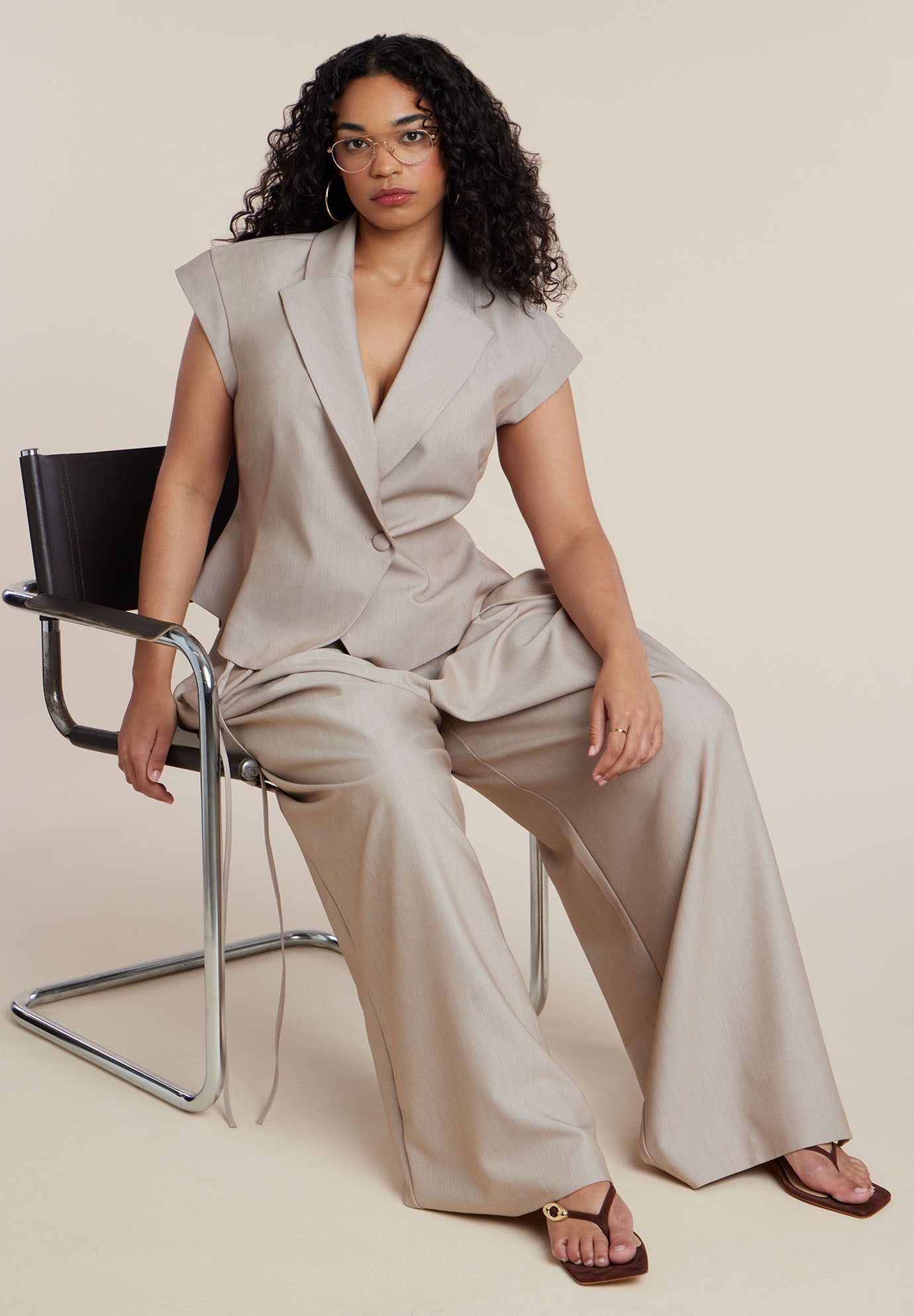 Short Sleeve Hourglass Blazer image number 3