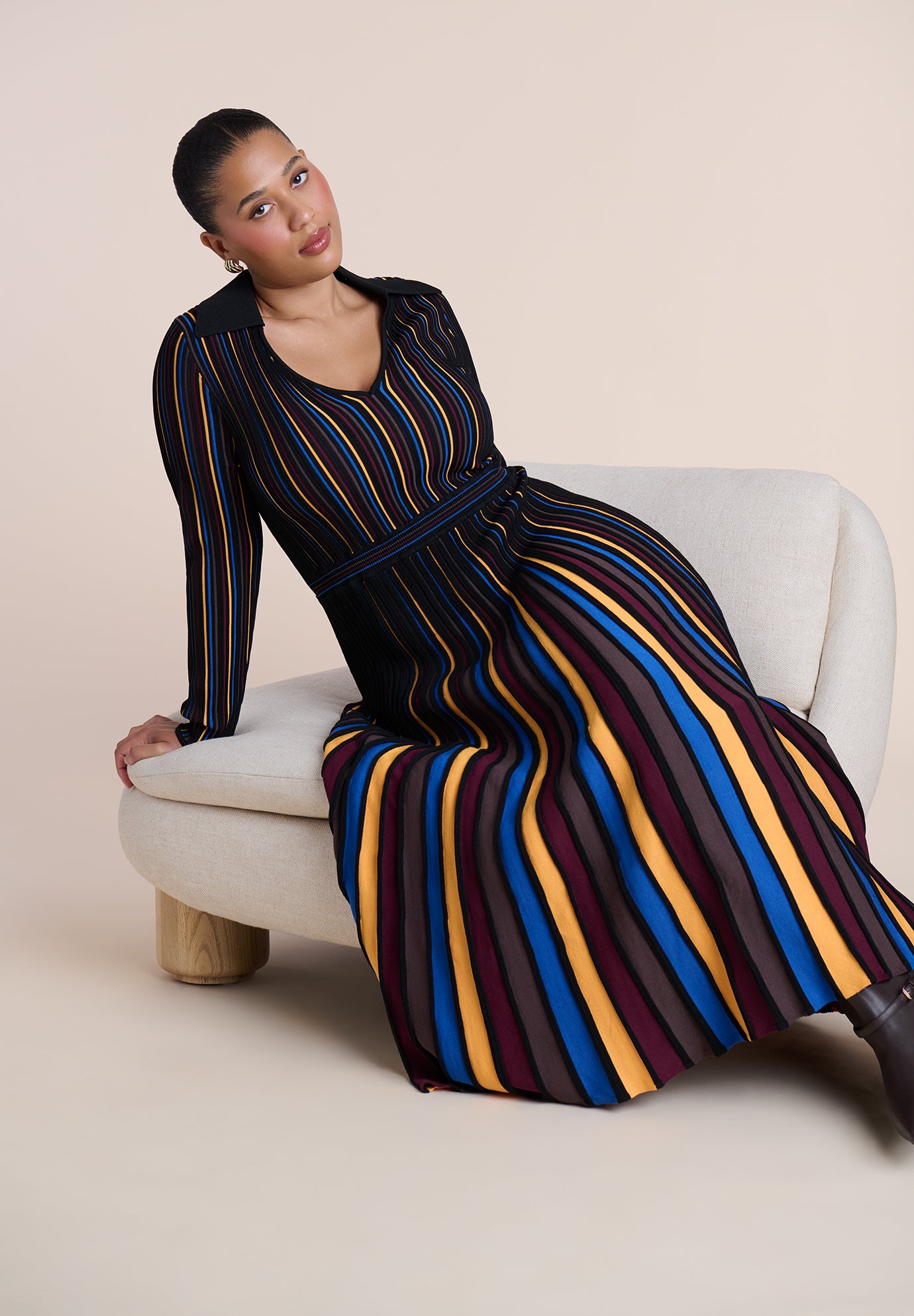 Pleated Knit Midi Dress image number 4