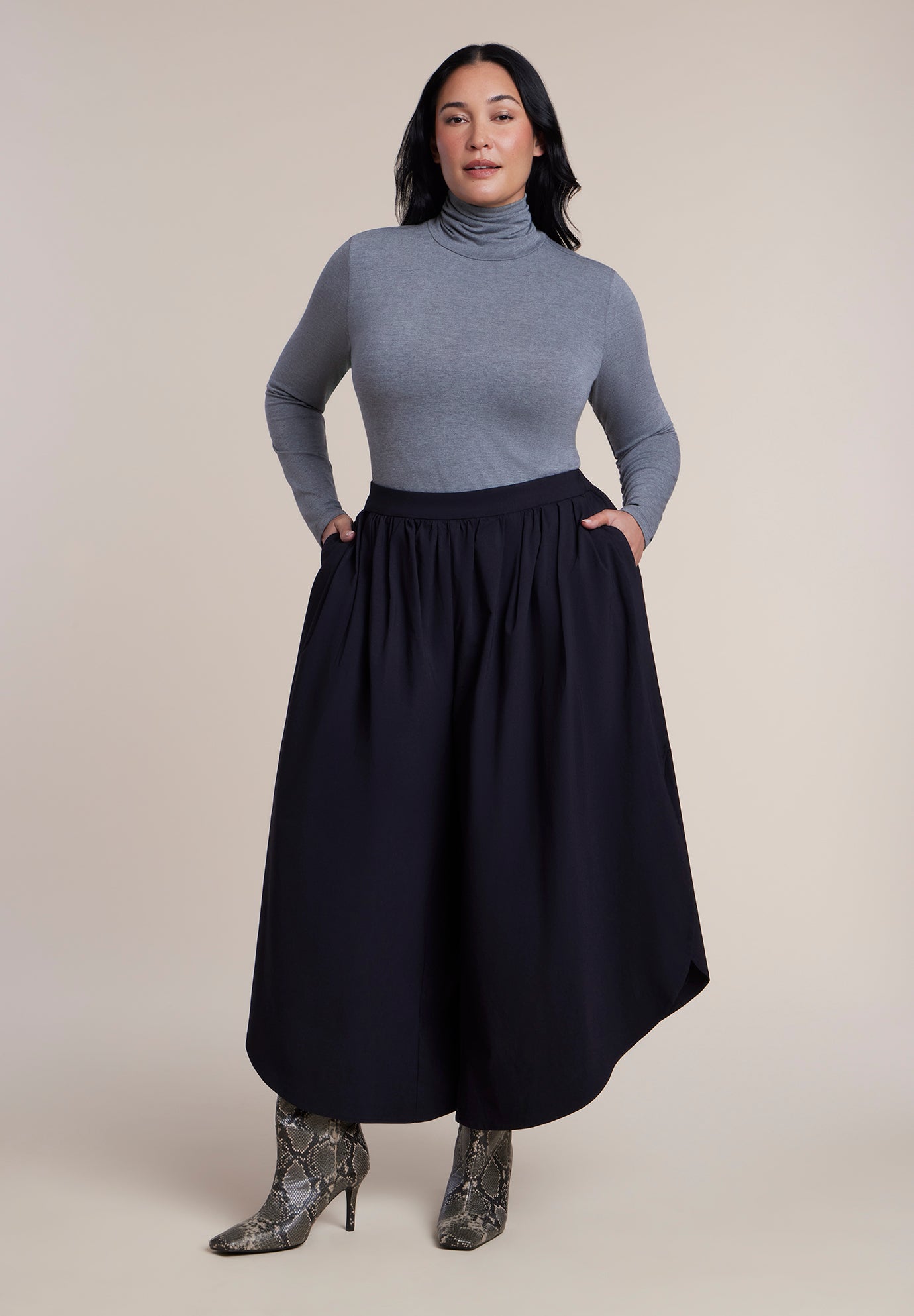 Rounded Wide-Leg Cropped Pant image number 4