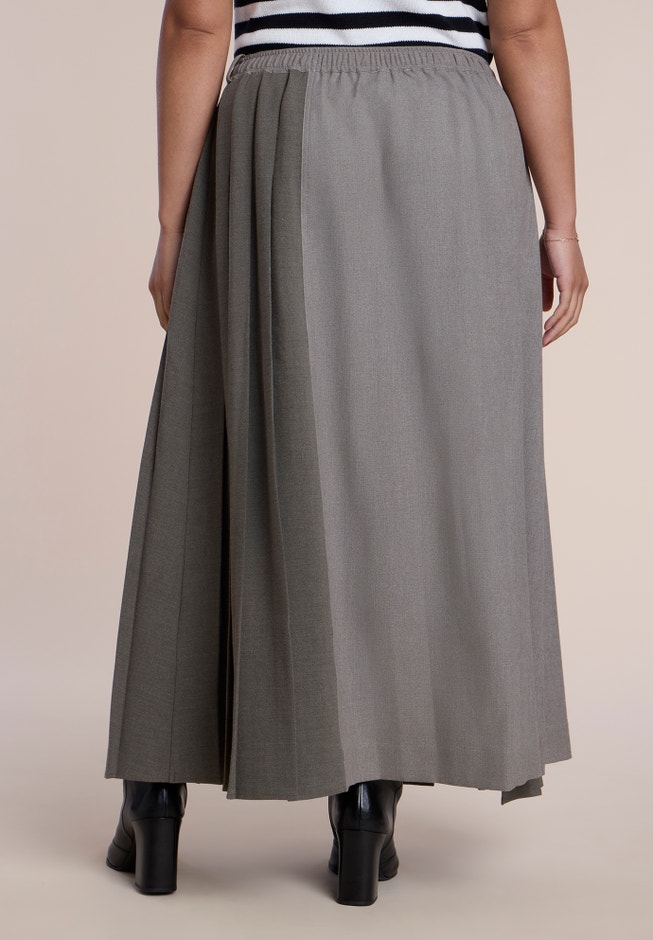 Pleated Wrap Maxi Skirt image number 2