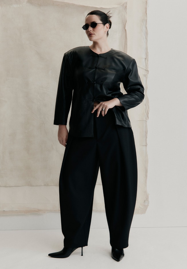 Pleat-Detail Tailored Barrel Pant image number 3