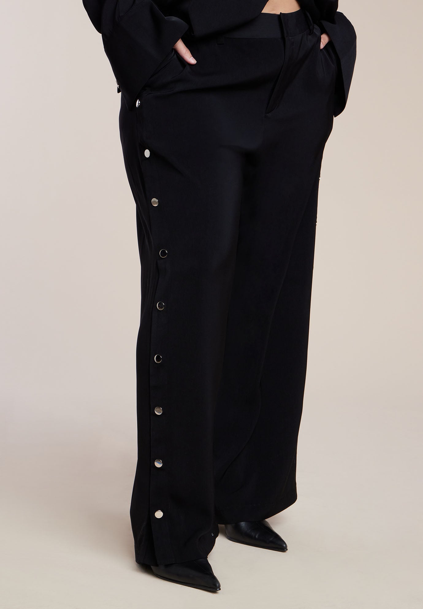 Snap Detail Wide Leg Trousers